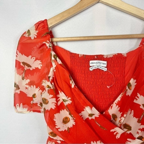 Urban Outfitters UO Lula Red Floral Short Sleeve Romper XS - Picture 5 of 7